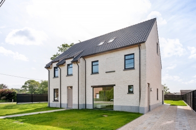 Landelijk Moderne A+ villa met 4 slpk