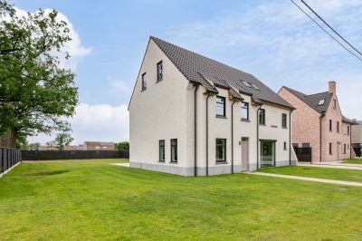 Landelijk Moderne A+ villa met 4 slpk op topligging