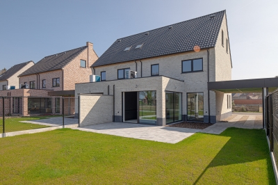 Landelijk moderne A+ villa met 4 slpk op toplocatie!