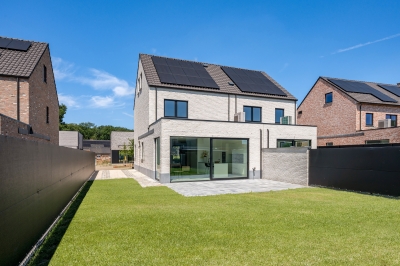 Landelijk moderne CO&sup2; neutrale A+ villa.