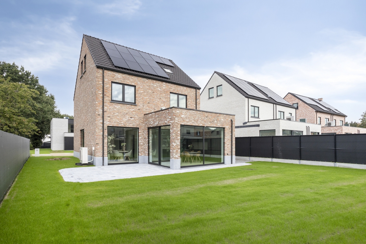 Verkaveling van een binnengebied in 22 loten, voor het bouwen van open en half-open bebouwingen.