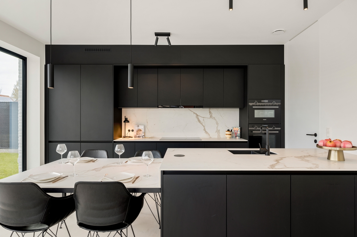 Unieke landelijk moderne CO&sup2; neutrale A+ villa met 5 slpk