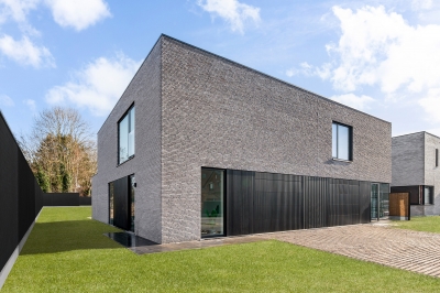Bouwen van 3 moderne A+ woningen